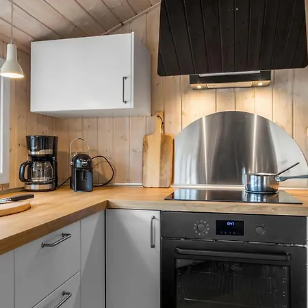4 Bedroom Lovely Home In Nexo