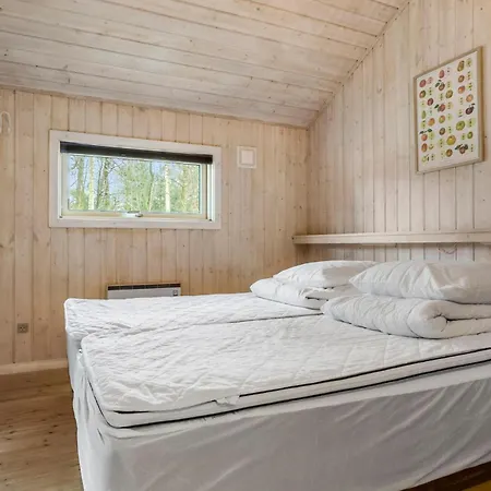 4 Bedroom Lovely Home In Nexo *